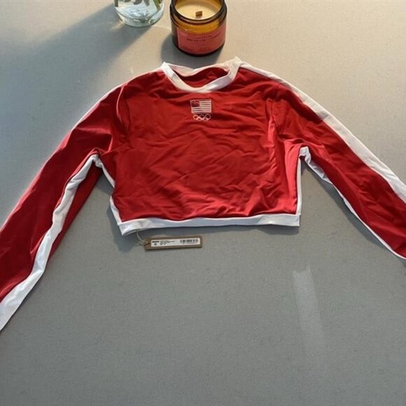 SKIMS FOR TEAM USA - SIGNATURE SWIM OLYMPIC LONG SLEEVE CROPPED T-SHIRT - Picture 2 of 5